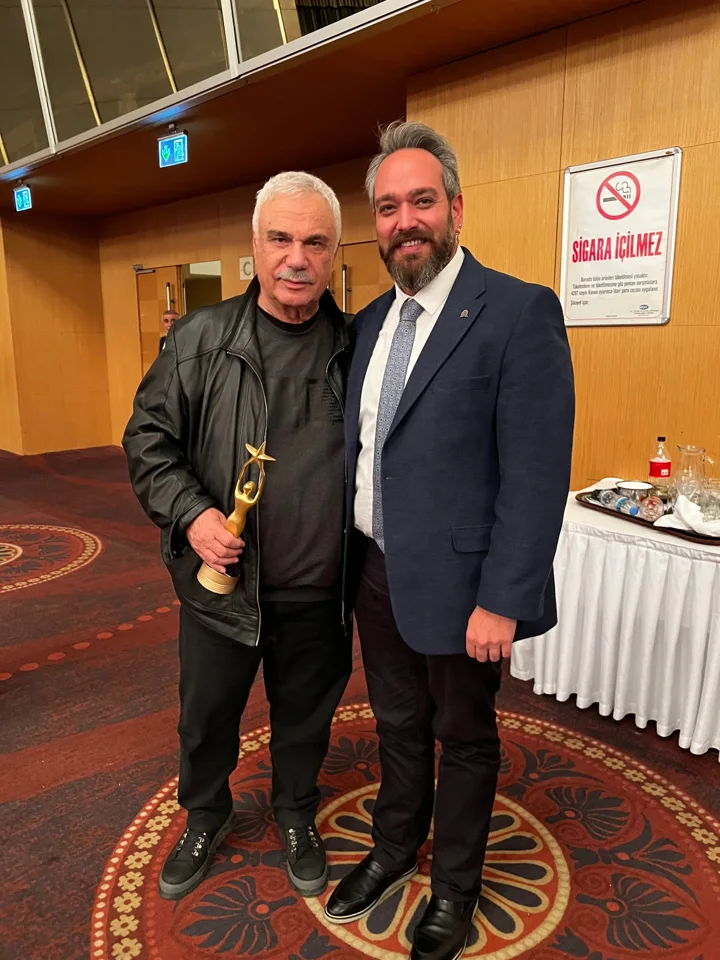 Ödül töreninden bir hatıra